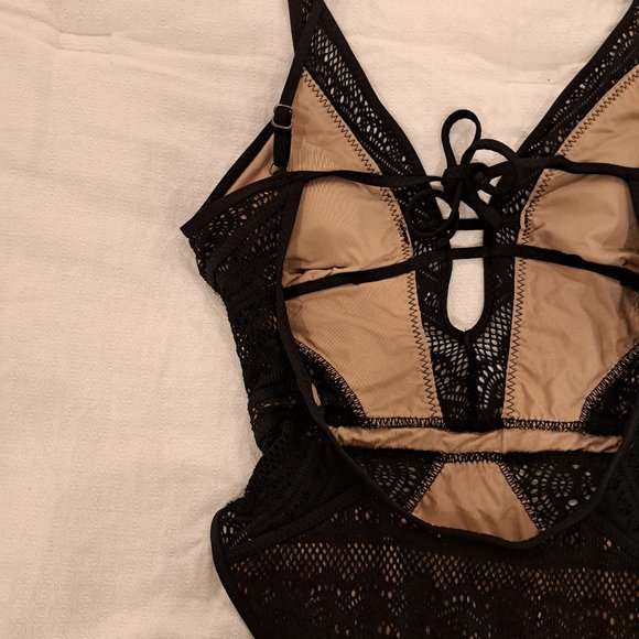 Becca colour play crochet swimsuit size xs - Picture 3 of 8